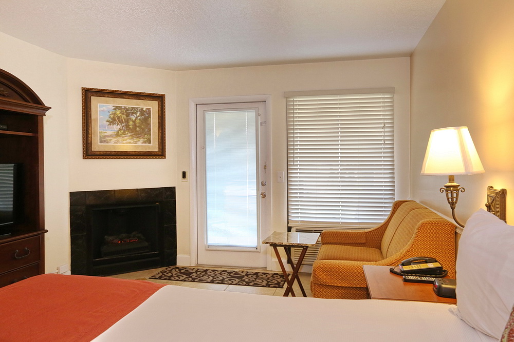 Garden View King Room Private Entrance