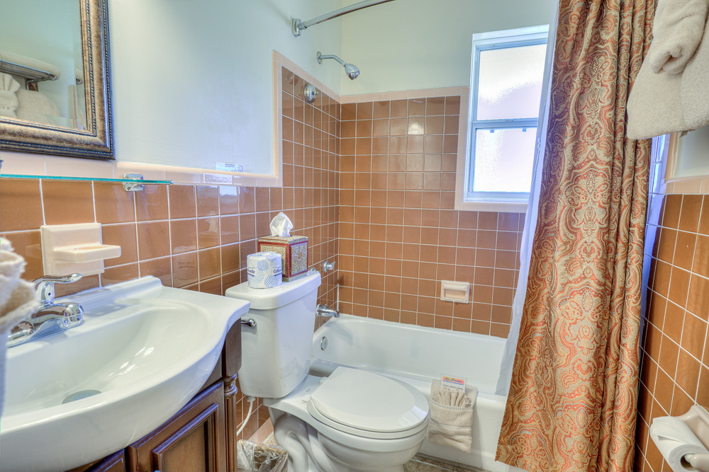 Full bath in the living area