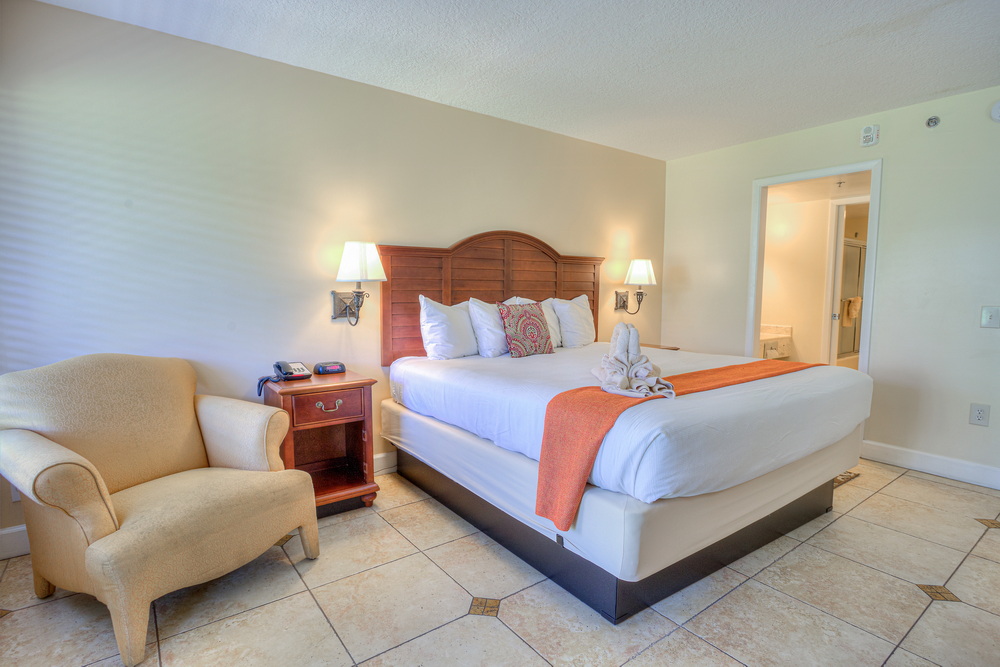 Garden View King Suite Bedroom