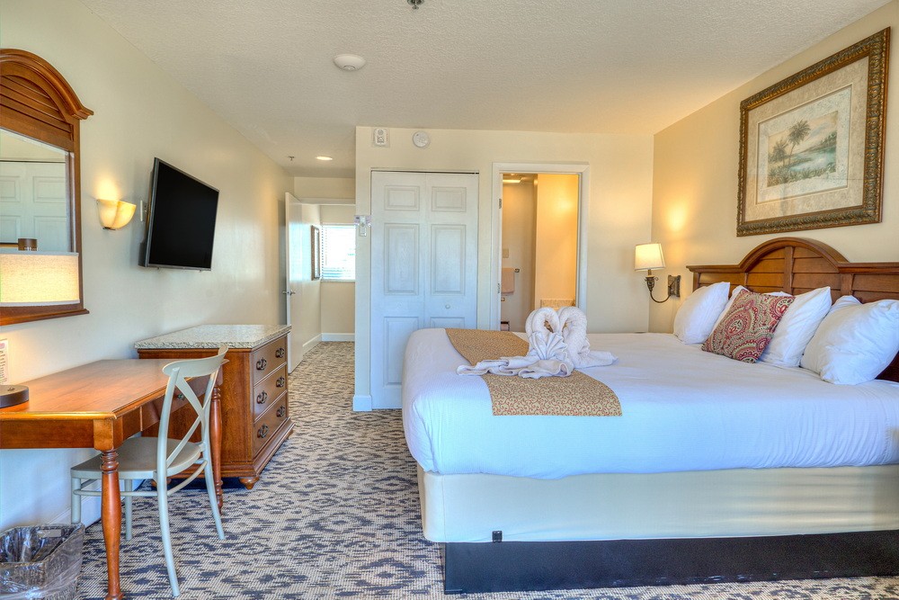 Two-Level Townhouse Style Jacuzzi Suite