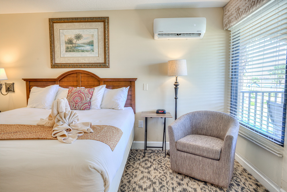 Two-Level Townhouse Style Jacuzzi Suite
