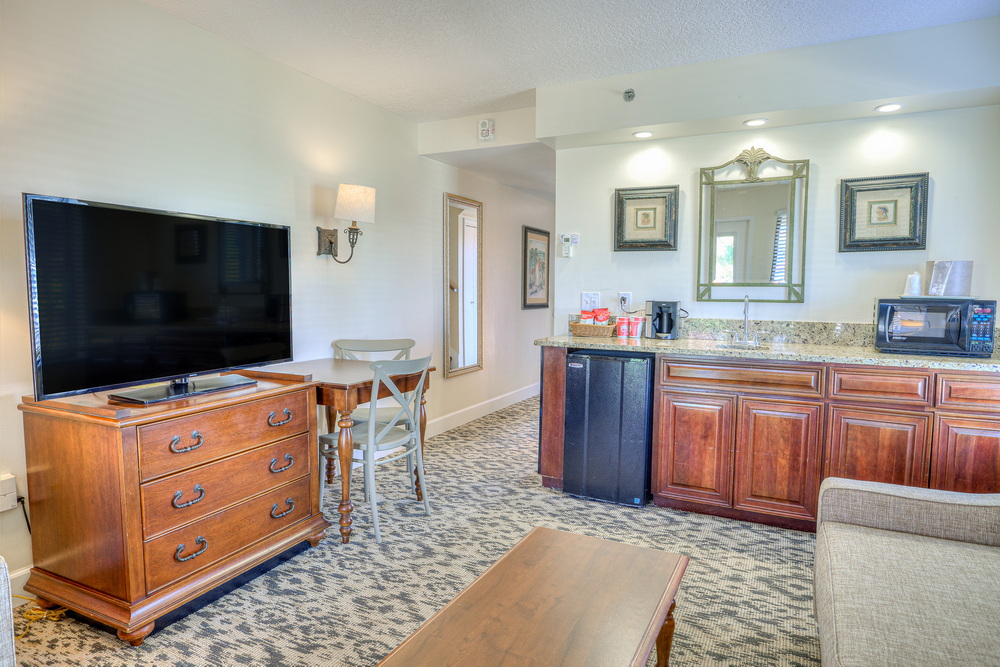 Two-Level Townhouse Style Jacuzzi Suite